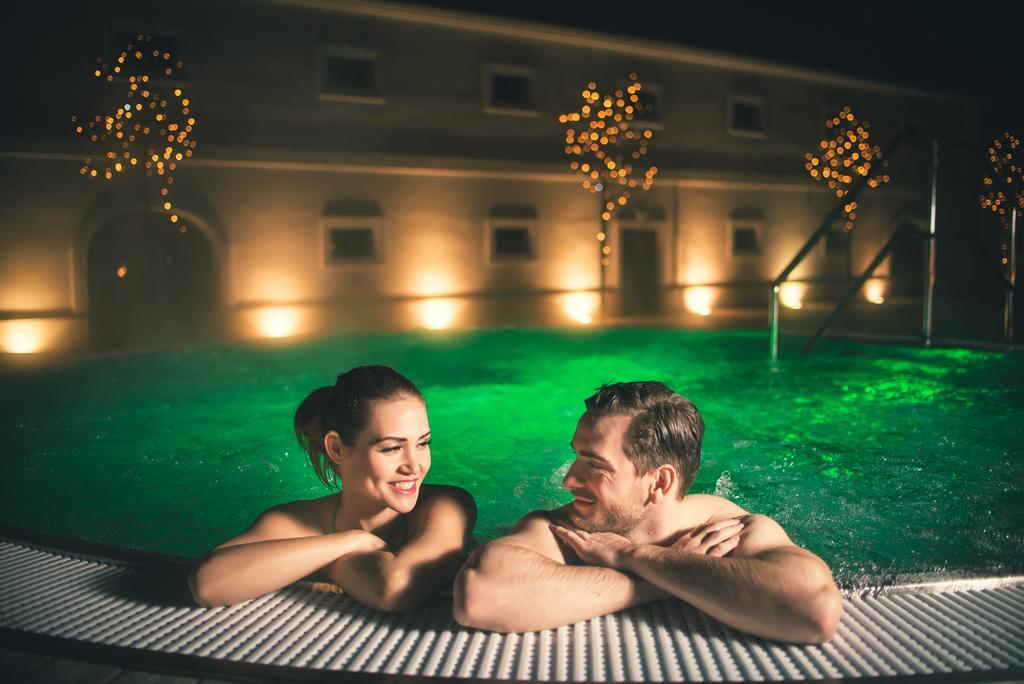 Hotel Zamek Valec Vladislav Εξωτερικό φωτογραφία