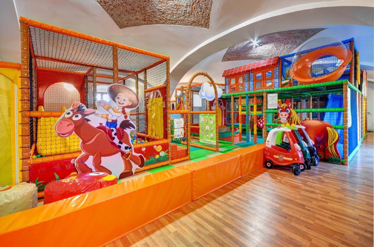 Hotel Zamek Valec Vladislav Εξωτερικό φωτογραφία