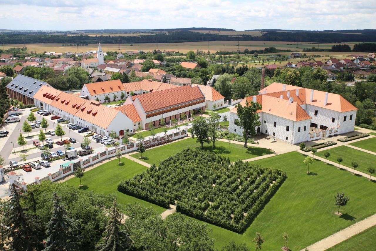 Hotel Zamek Valec Vladislav Εξωτερικό φωτογραφία
