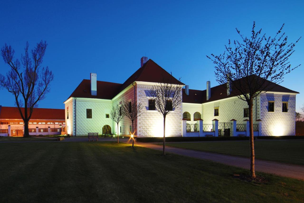 Hotel Zamek Valec Vladislav Εξωτερικό φωτογραφία